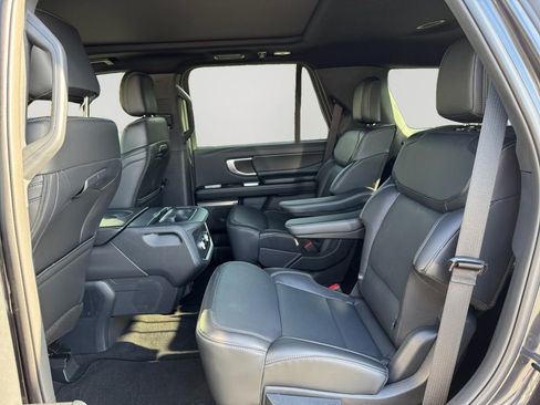 Used 2025 Ford Expedition Platinum w/ Stealth Appearance Package image 15