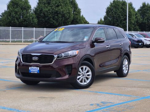 Used 2019 Kia Sorento FWD image 2