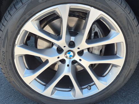 Used 2024 BMW X5 xDrive40i w/ Parking Assistance Package AWD/4WD image 13
