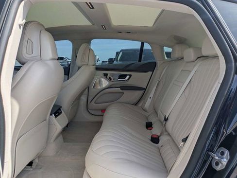 Used 2022 Mercedes-Benz EQS 450+ Sedan image 13