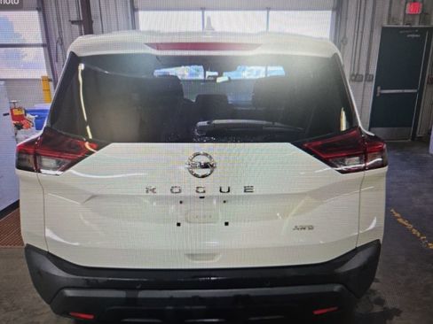 Used 2021 Nissan Rogue S image 5