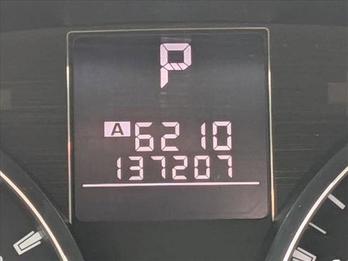 Used 2011 Subaru Outback 3.6R Limited w/ PWR Moonroof Pkg AWD/4WD image 6