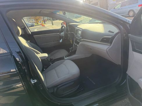 Used 2020 Hyundai Elantra SE image 12