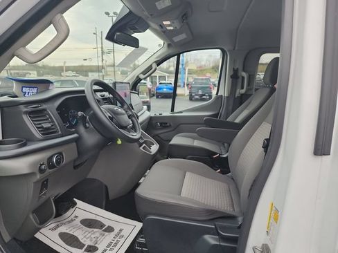 Used 2023 Ford Transit 350 XLT RWD image 19
