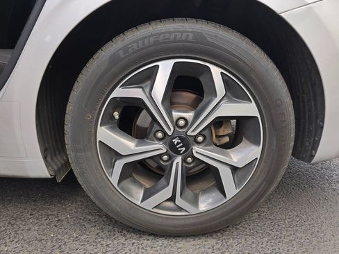 Used 2020 Kia Forte LXS FWD image 4