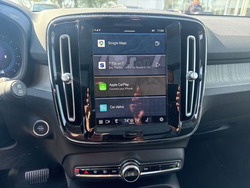 Used 2023 Volvo XC40 B5 Plus w/ Climate Package image 8