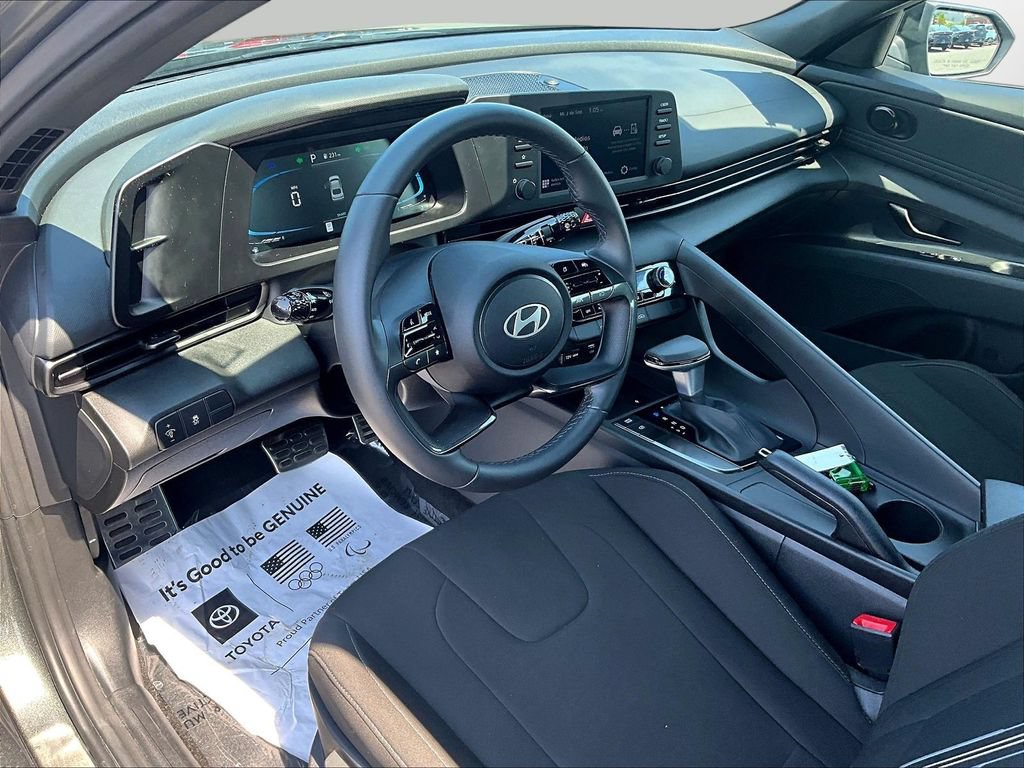 Certified 2026 Hyundai Elantra Sport FWD image 19