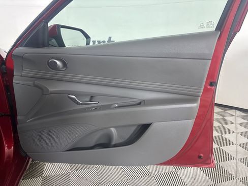Used 2024 Hyundai Elantra SEL w/ Convenience Package FWD image 28