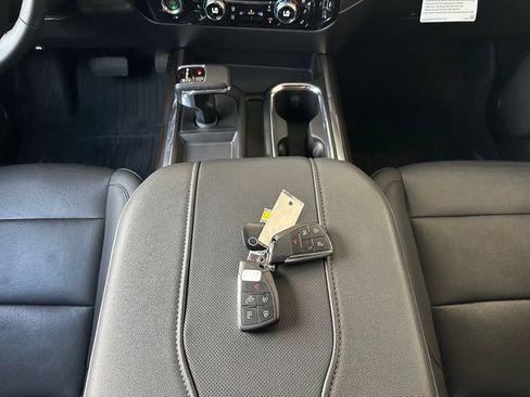 Used 2023 GMC Sierra 1500 SLT w/ SLT Premium Package AWD/4WD image 19