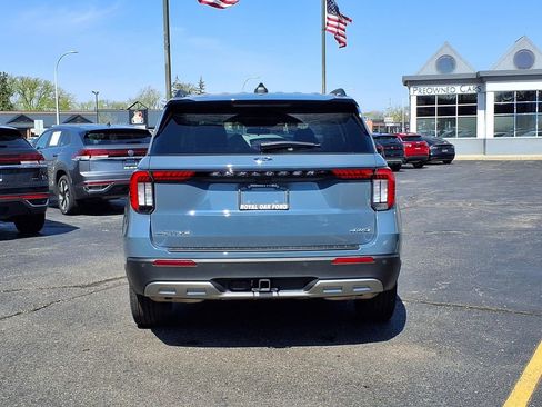 Used 2025 Ford Explorer Active w/ Active Comfort Package image 5