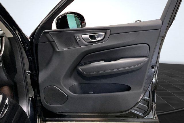 Used 2024 Volvo XC60 B5 Plus AWD/4WD image 27
