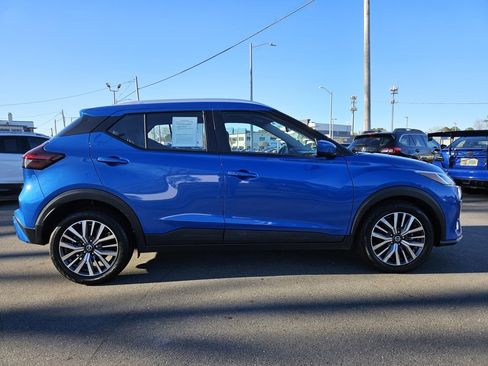 Used 2021 Nissan Kicks SV image 4