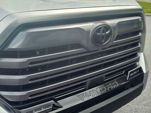Used 2025 Toyota Tundra Limited AWD/4WD image 4
