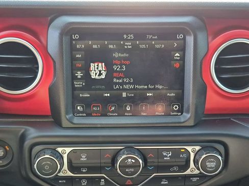 Used 2022 Jeep Gladiator Rubicon AWD/4WD image 5
