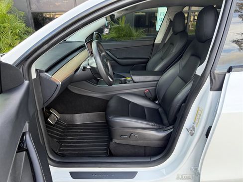 Used 2021 Tesla Model Y Long Range image 13