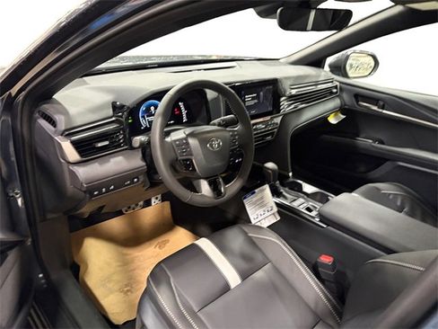 New 2026 Toyota Camry SE image 9