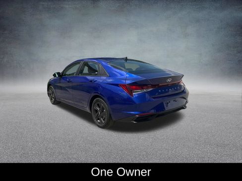 Used 2023 Hyundai Elantra SEL w/ Cargo Package FWD image 3