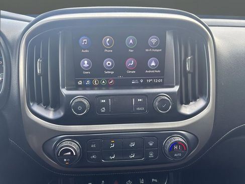 Used 2020 GMC Canyon Denali image 8