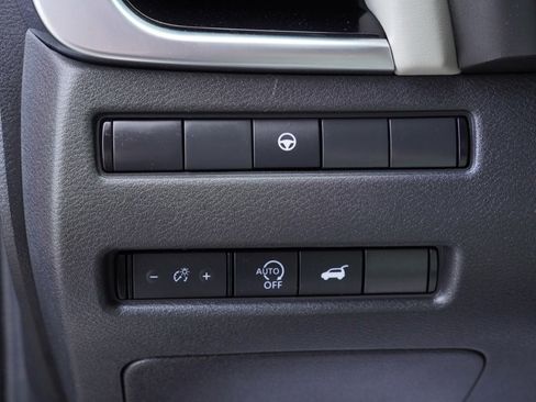 Used 2023 Nissan Rogue SL w/ SL Premium Package image 13