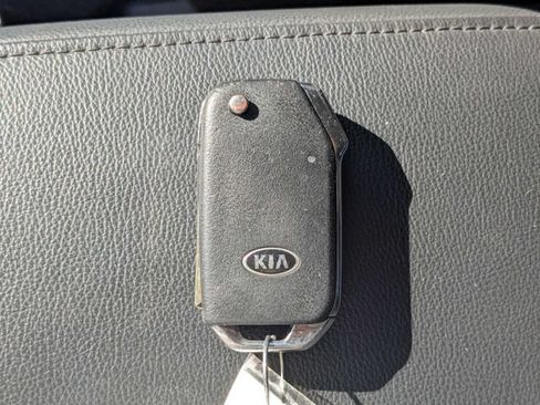 Used 2020 Kia Soul LX FWD image 29