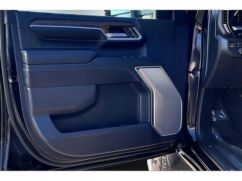 Used 2024 Chevrolet Silverado 3500 High Country w/ Technology Package image 18