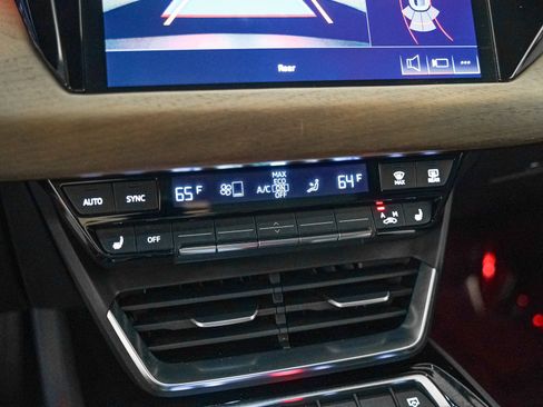 Used 2023 Audi e-tron GT Premium Plus w/ Executive Package image 21