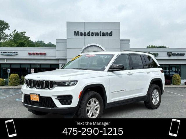 Certified 2023 Jeep Grand Cherokee Laredo AWD/4WD image 1