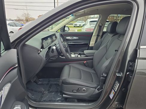 Used 2026 Genesis GV70 2.5T AWD/4WD image 11
