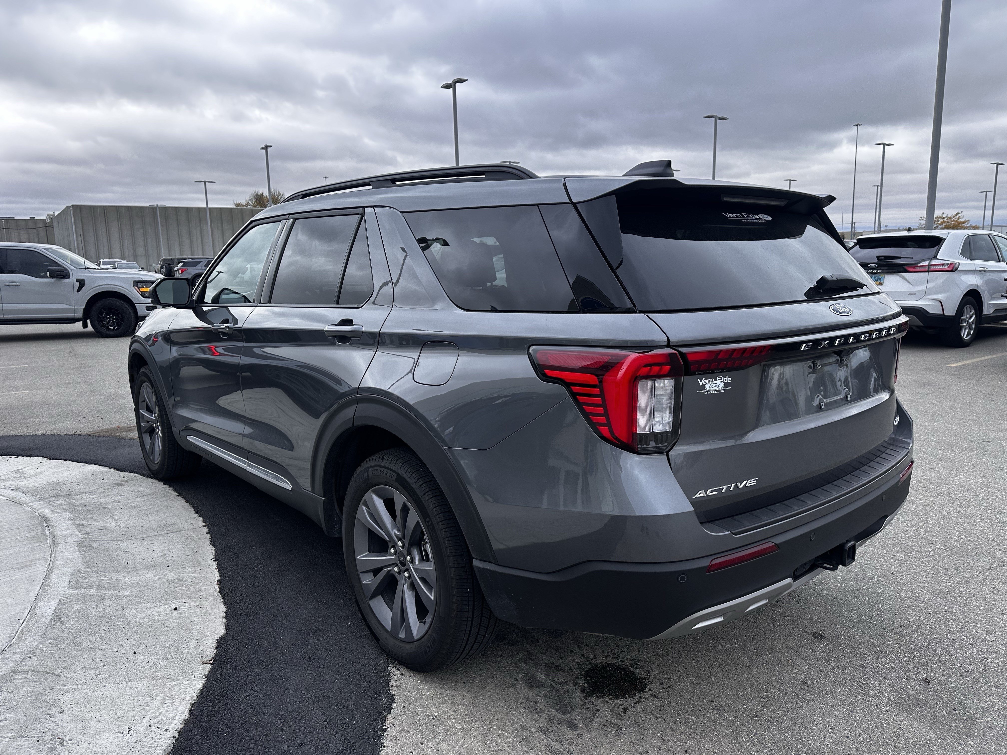 Used 2025 Ford Explorer Active w/ Active Comfort Package AWD/4WD image 4