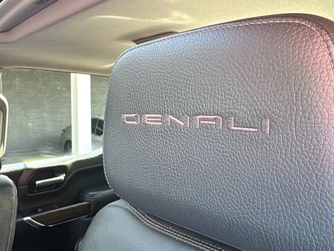 Used 2019 GMC Sierra 1500 Denali w/ Denali Ultimate Package image 27