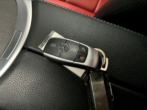 Used 2022 Mercedes-Benz GLC 300 4MATIC image 15