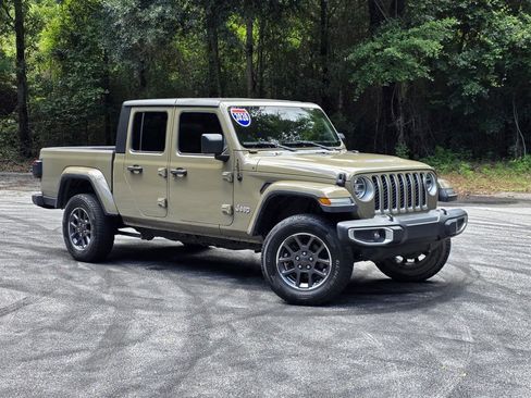 Used 2020 Jeep Gladiator Overland AWD/4WD image 1