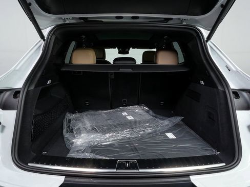 New 2026 Porsche Cayenne image 32