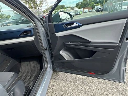 Used 2022 Volkswagen Taos SE image 29