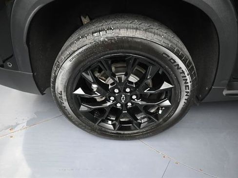 Used 2024 Chevrolet Traverse LT w/ Enhanced Driving Package FWD image 25