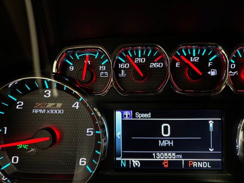 Used 2018 Chevrolet Silverado 1500 LT w/ All Star Edition image 17