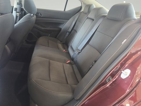 Used 2024 Nissan Altima 2.5 SV FWD image 24