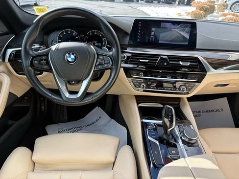 Used 2019 BMW 530i xDrive w/ Convenience Package image 12
