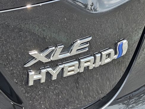 Certified 2023 Toyota Corolla XLE FWD image 33