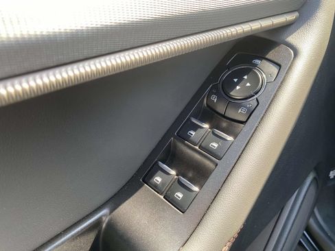 Used 2026 Ford Explorer Active AWD/4WD image 19