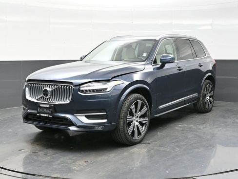 Used 2024 Volvo XC90 B6 Plus w/ Protection Package image 2