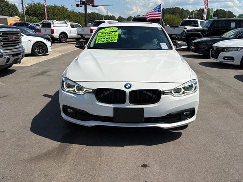 Used 2018 BMW 320i xDrive Sedan w/ Convenience Package AWD/4WD image 8