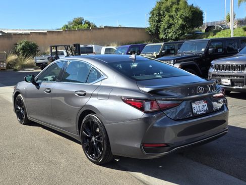Used 2024 Lexus ES 300h F Sport image 3