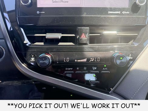 Used 2022 Toyota Camry XLE FWD image 20