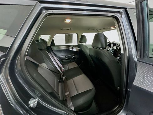 Used 2025 Kia Soul LX w/ LX Technology Package FWD image 28