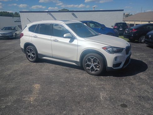 Used 2019 BMW X1 sDrive28i w/ Convenience Package FWD image 1