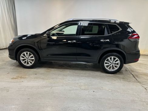 Certified 2019 Nissan Rogue SV image 8