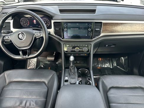 Used 2019 Volkswagen Atlas SEL Premium image 3