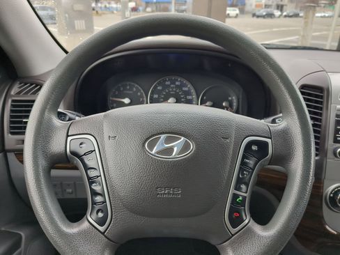 Used 2012 Hyundai Santa Fe GLS image 17