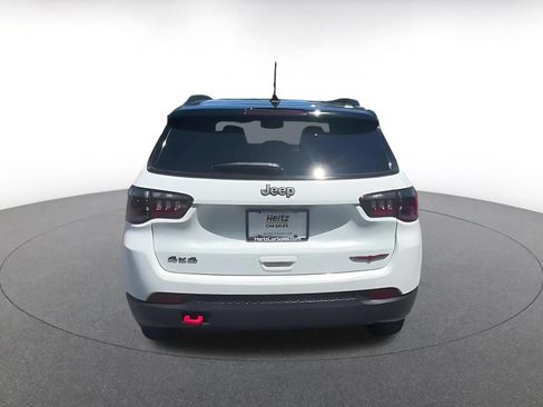 Used 2025 Jeep Compass Trailhawk AWD/4WD image 11